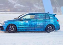 Volkswagen Golf R (1)