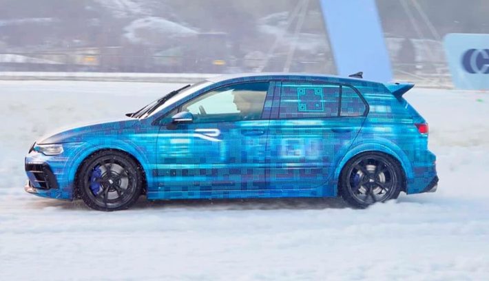 Volkswagen Golf R (1)