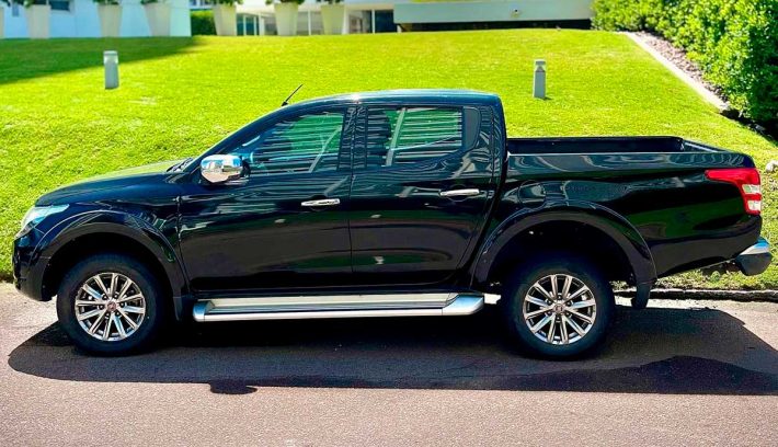 Pick up Fiat Fullback perfil