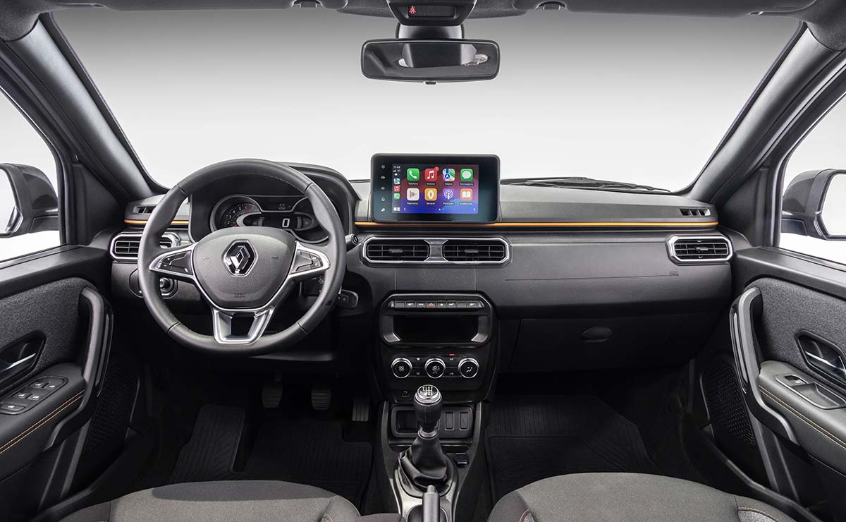 Renault Oroch Iconic interior