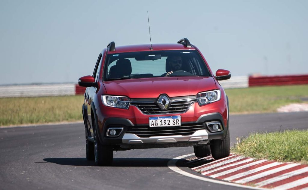 Renault Stepway Intens CVT Test Drive