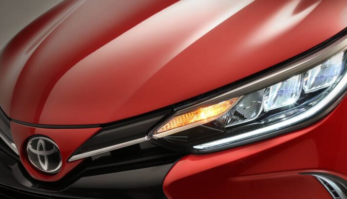 Toyota Yaris xs precio