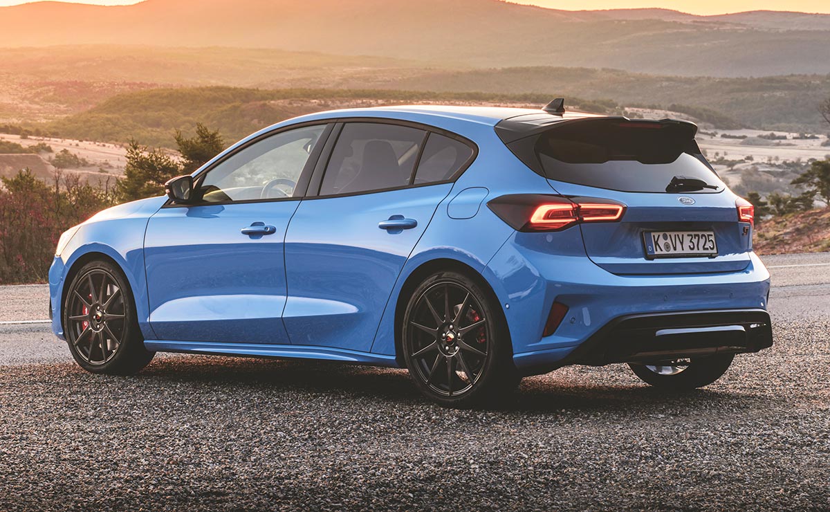 2024 FORD FOCUS ST TRASERA