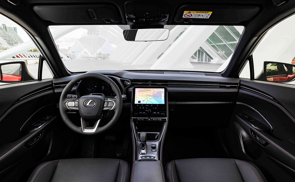 Lexus LBX lanzamiento interior