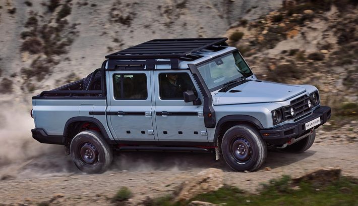 Pick-up-Ineos-Grenadier-Quartermaster-acción-1