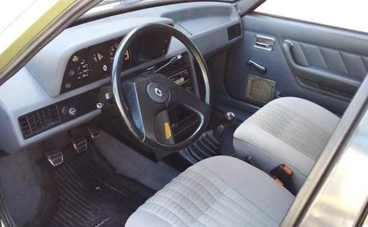 Renault 18 GTL interior