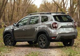 Renault Duster 2024 trasera