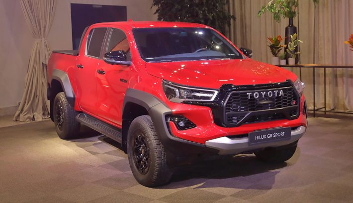 TOYOTA HILUX GR SPORT FRENTE