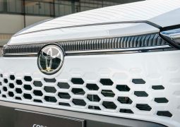 Toyota Corolla Cross 2025 teaser
