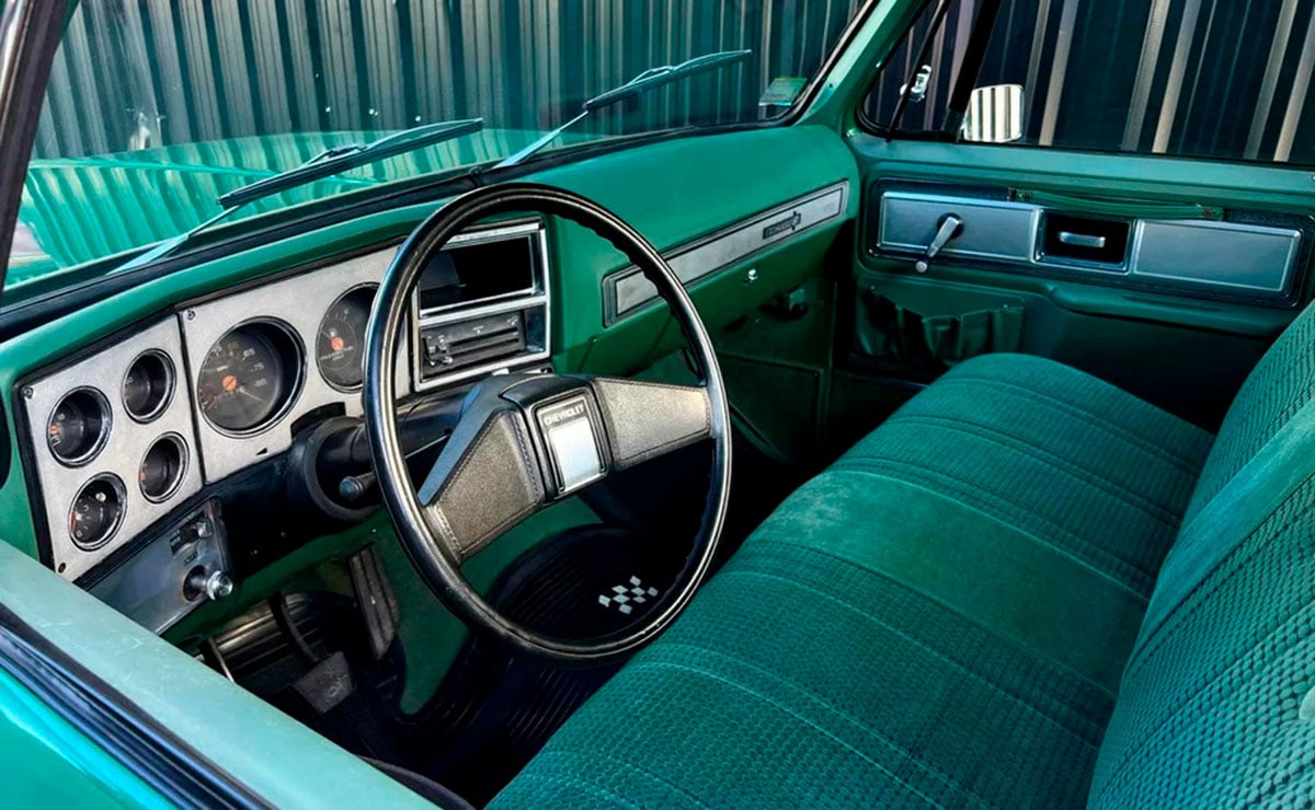 Chevrolet Silverado 1980 interior