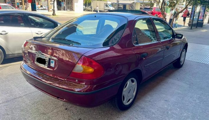 Ford Mondeo 1999 trasera