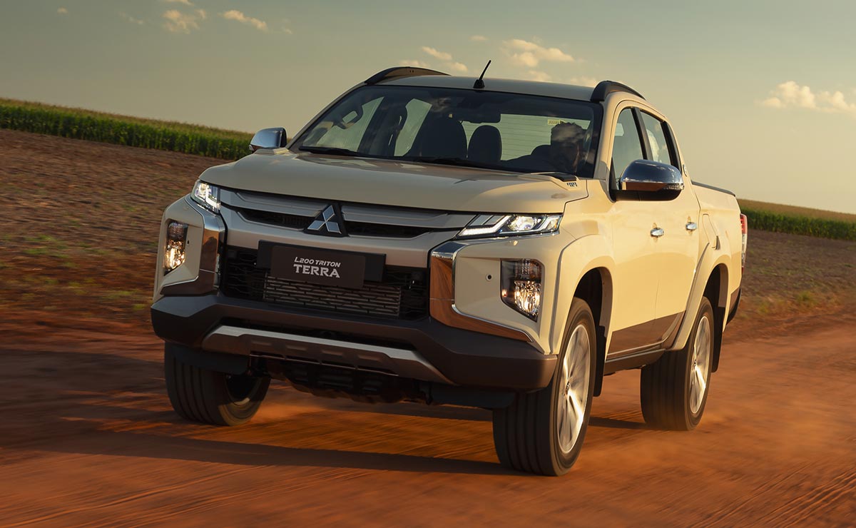 Mitsubishi L200 Triton Sport Terra accion