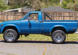 Pick up Toyota 1980 perfil