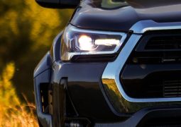 TOYOTA HILUX TEASER