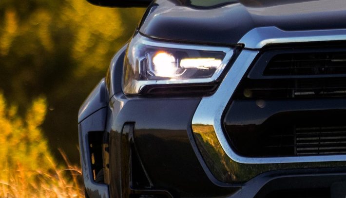 TOYOTA HILUX TEASER