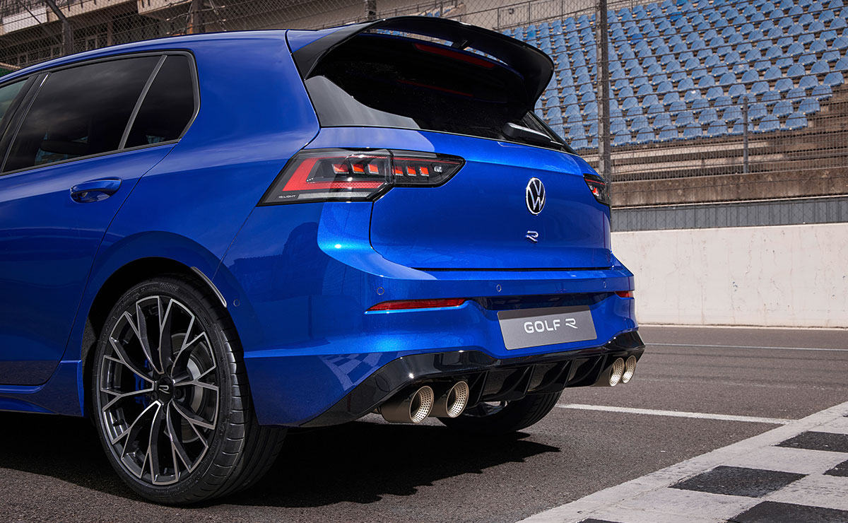 Nuevo Volkswagen Golf R cola