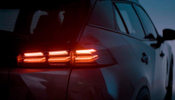 SUV Peugeot 2008 teaser 1