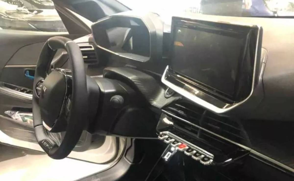 Nuevo Peugeot 208 GT interior