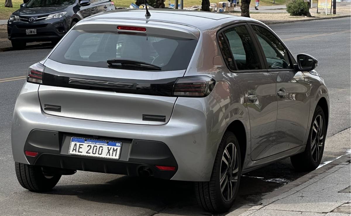 Nuevo Peugeot 208 trasera 1