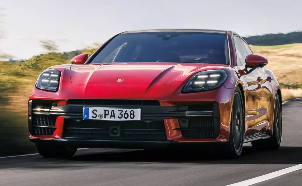 Porsche Panamera GTS accion 1