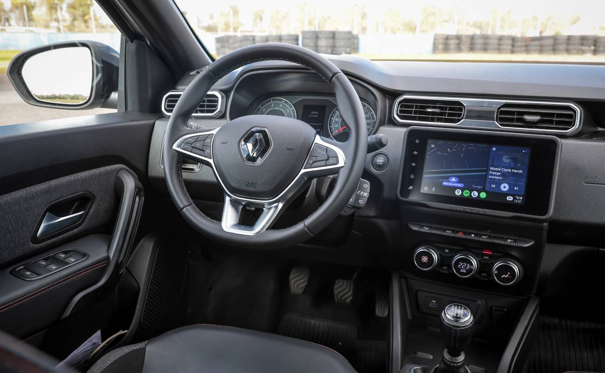 SUV Renault Duster Iconic interior