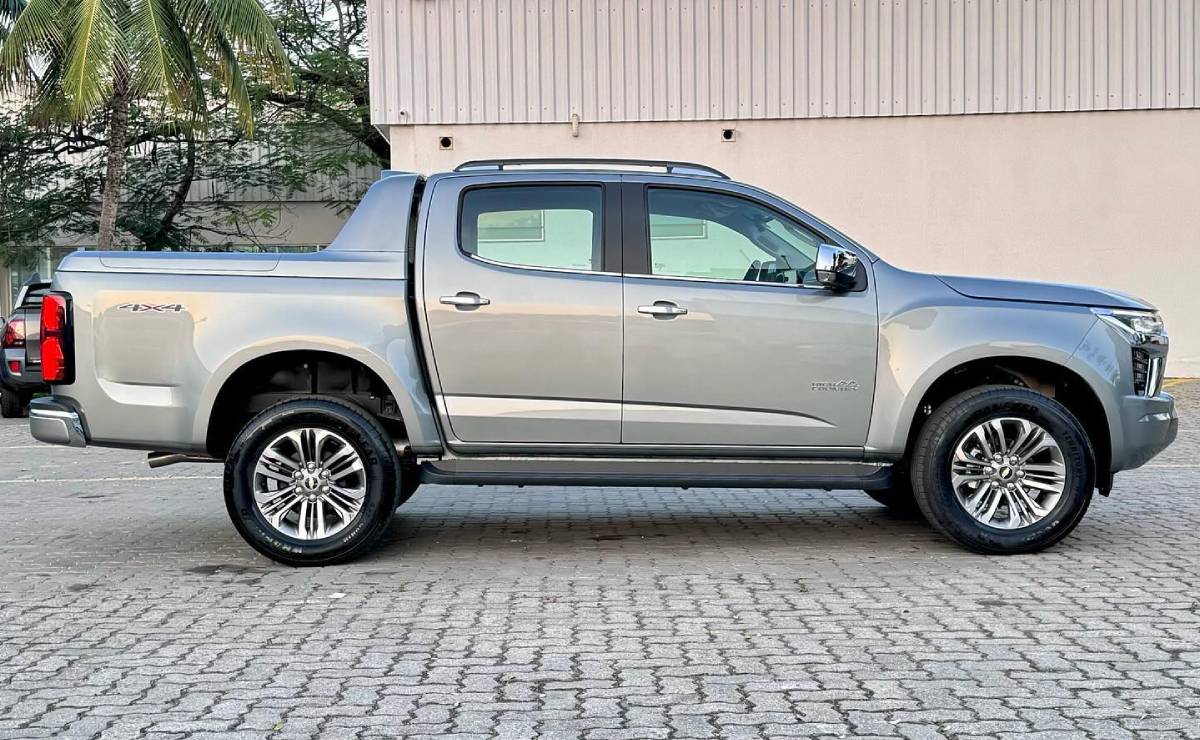 Chevrolet S10 High country 2025 perfil