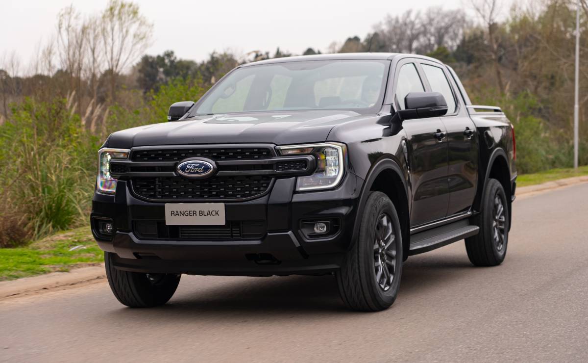 Ford Ranger Black frente 1