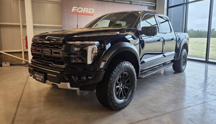 Nueva Ford F 150 Raptor frente