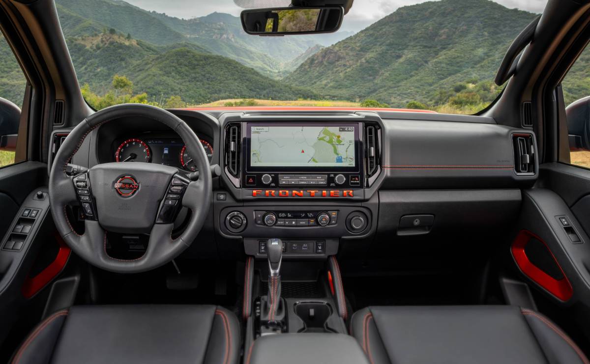 Nueva Nissan Frontier interior