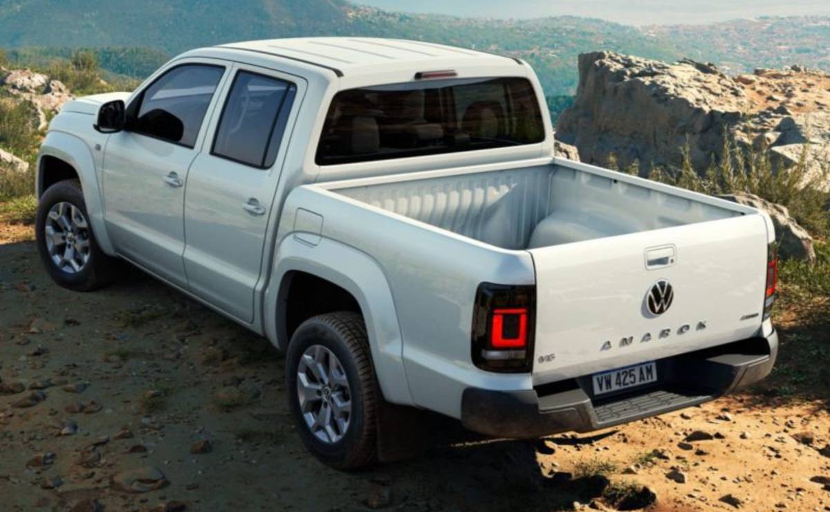 Nueva Volkswagen Amarok V6 comfortline trasera