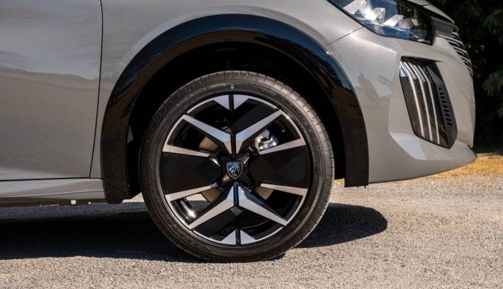 Nuevo Peugeot 208 llanta 1