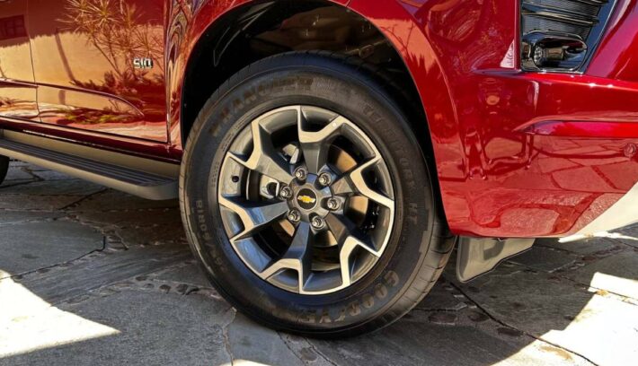 Pick up Chevrolet S10 LTZ 2025 llanta