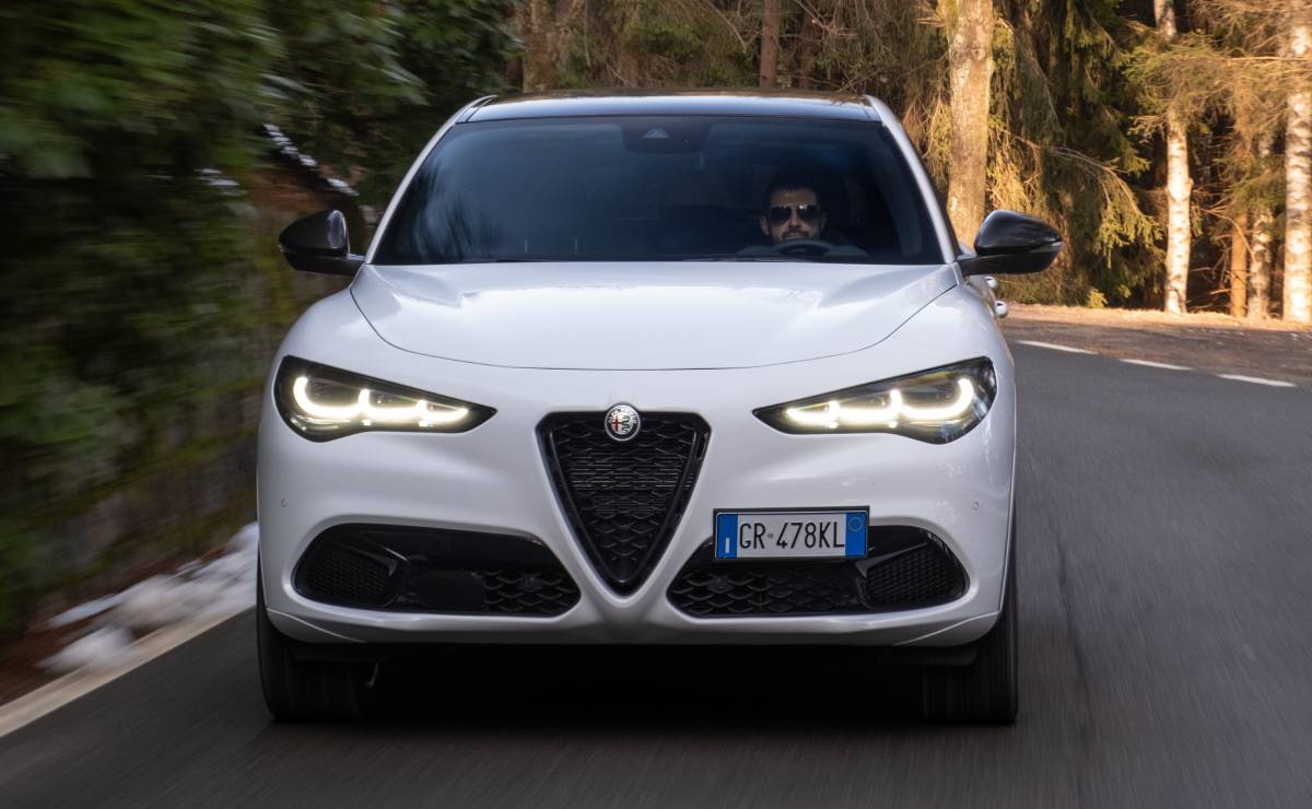 SUV Alfa Romeo Stelvio trompa