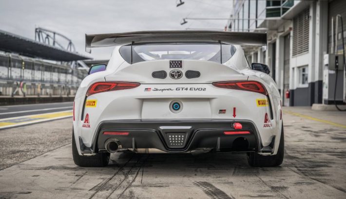 Toyota GR Supra GT4 cola