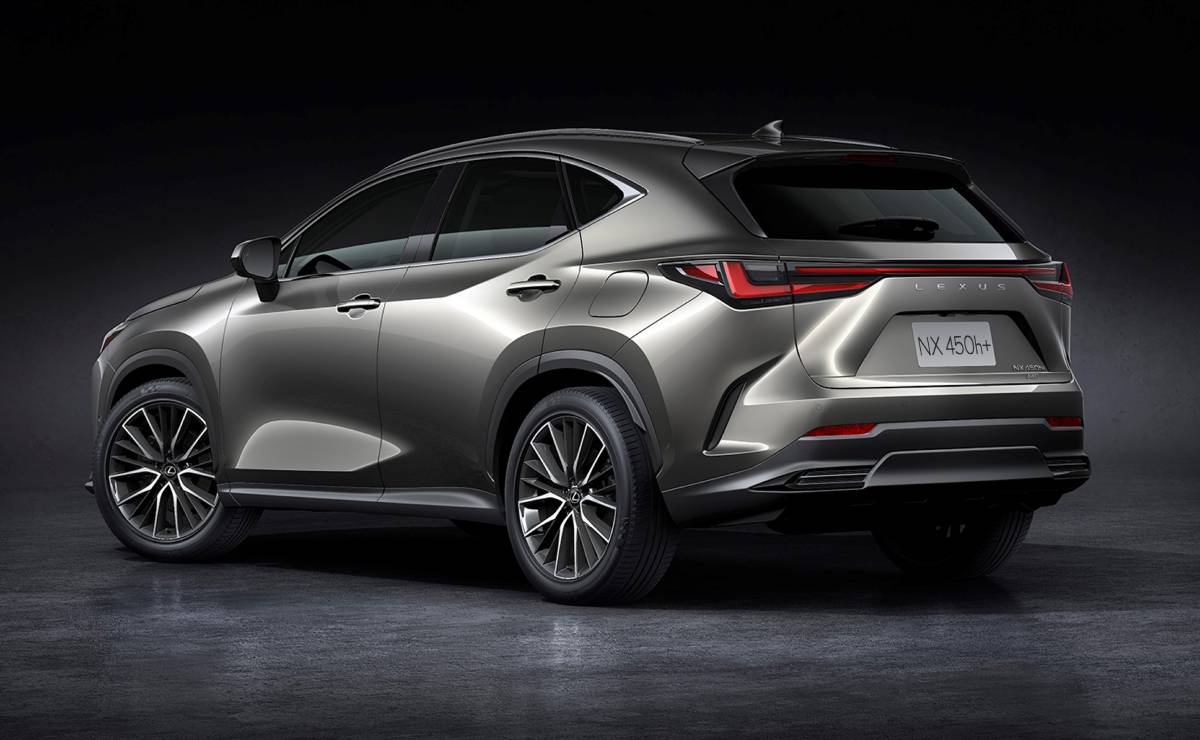 SUV Lexus NX 450h trasera