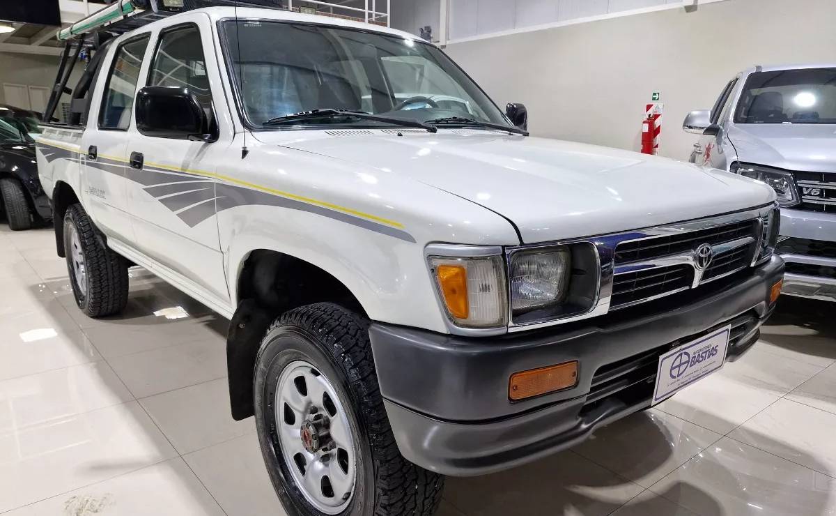 Toyota Hilux 1999 frente