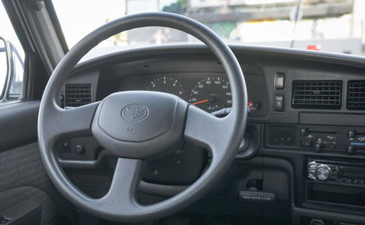 Toyota Hilux SR5 interior