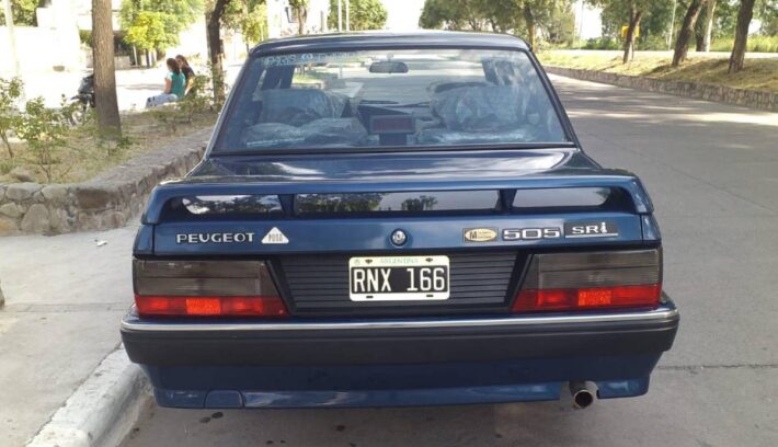 Peugeot 505 SRI cola