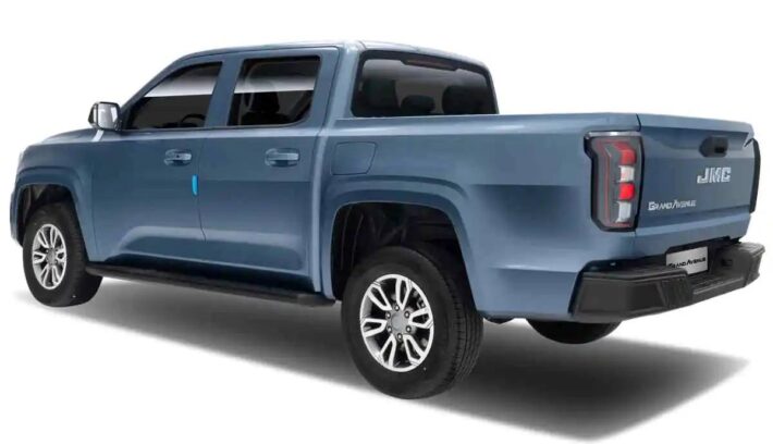 Pick up JMC Grand Avenue trasera