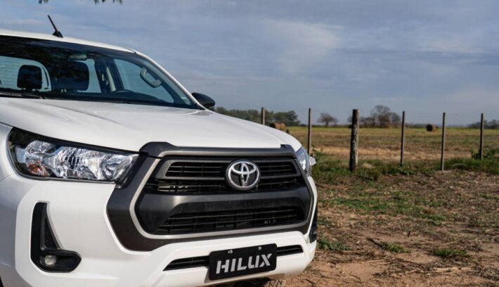 Toyota Hilux SR