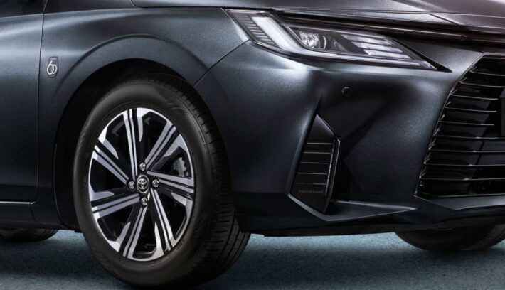 Toyota Yaris sedan teaser 1