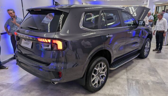 Ford Everest prensentacion trasera