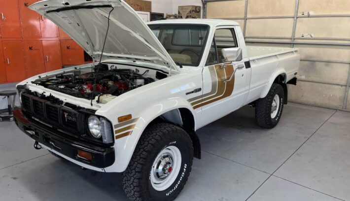 Toyota-Hilux-1980-motor (1)
