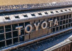 Toyota Land Cruiser VX L teaser