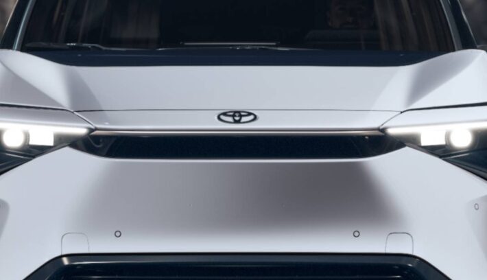 Toyota bZ4X 2025 teaser