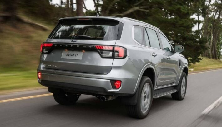Ford Everest accion trasera