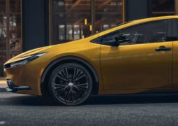 Toyota Prius 2025 perfil
