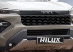 Nueva Toyota Hilux trompa
