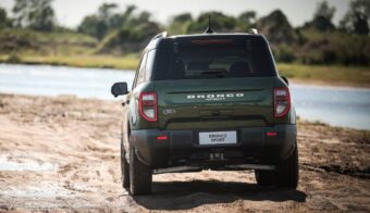 Nueva Ford Bronco cola