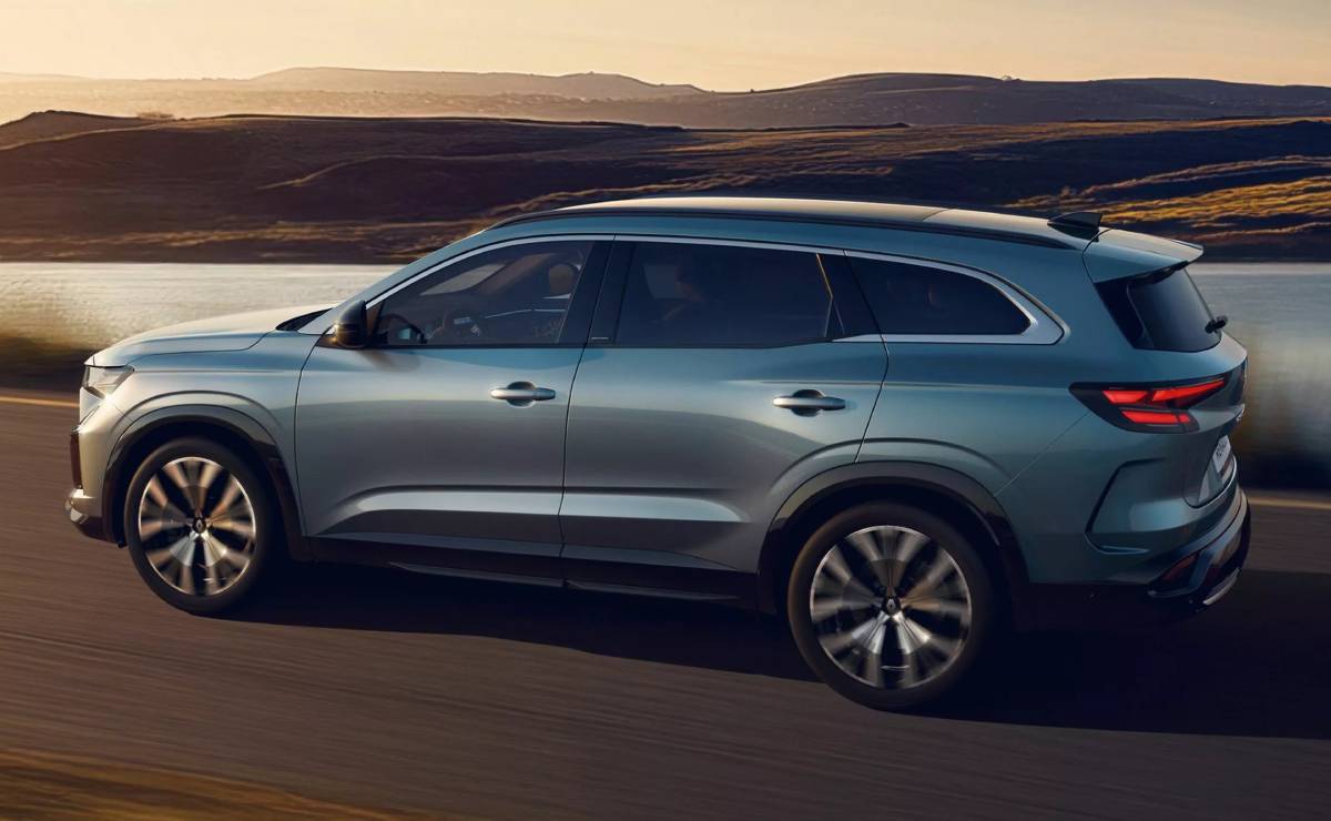 Renault Espace 2025 accion perfil